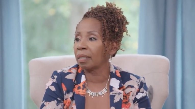 Iyanla Vanzant Talks Kamiyah Iyanla Vanzant Calls out Kamiyah Mobley’s Father + Responds to Criticism